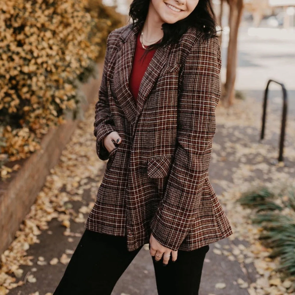 PEACH LOVE CALIFORNIA Vintage Chic Plaid Oversized Blazer - Picture 8 of 12